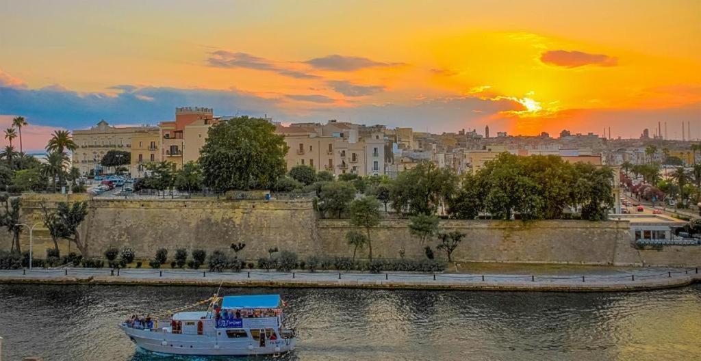 Castello Aragonese Suites Taranto Exterior foto