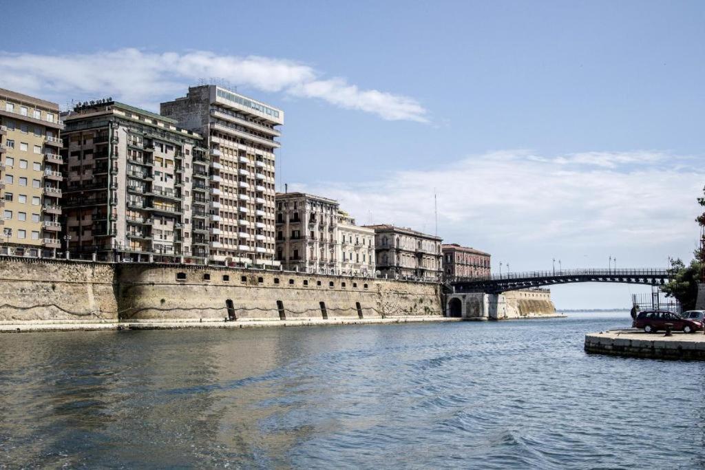 Castello Aragonese Suites Taranto Exterior foto